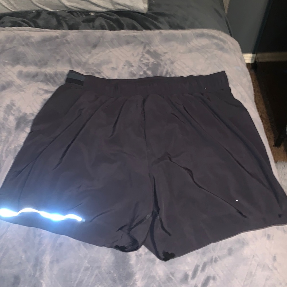 lululemon black shorts size large